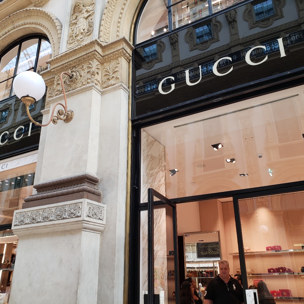 Meet your Posher, Emani